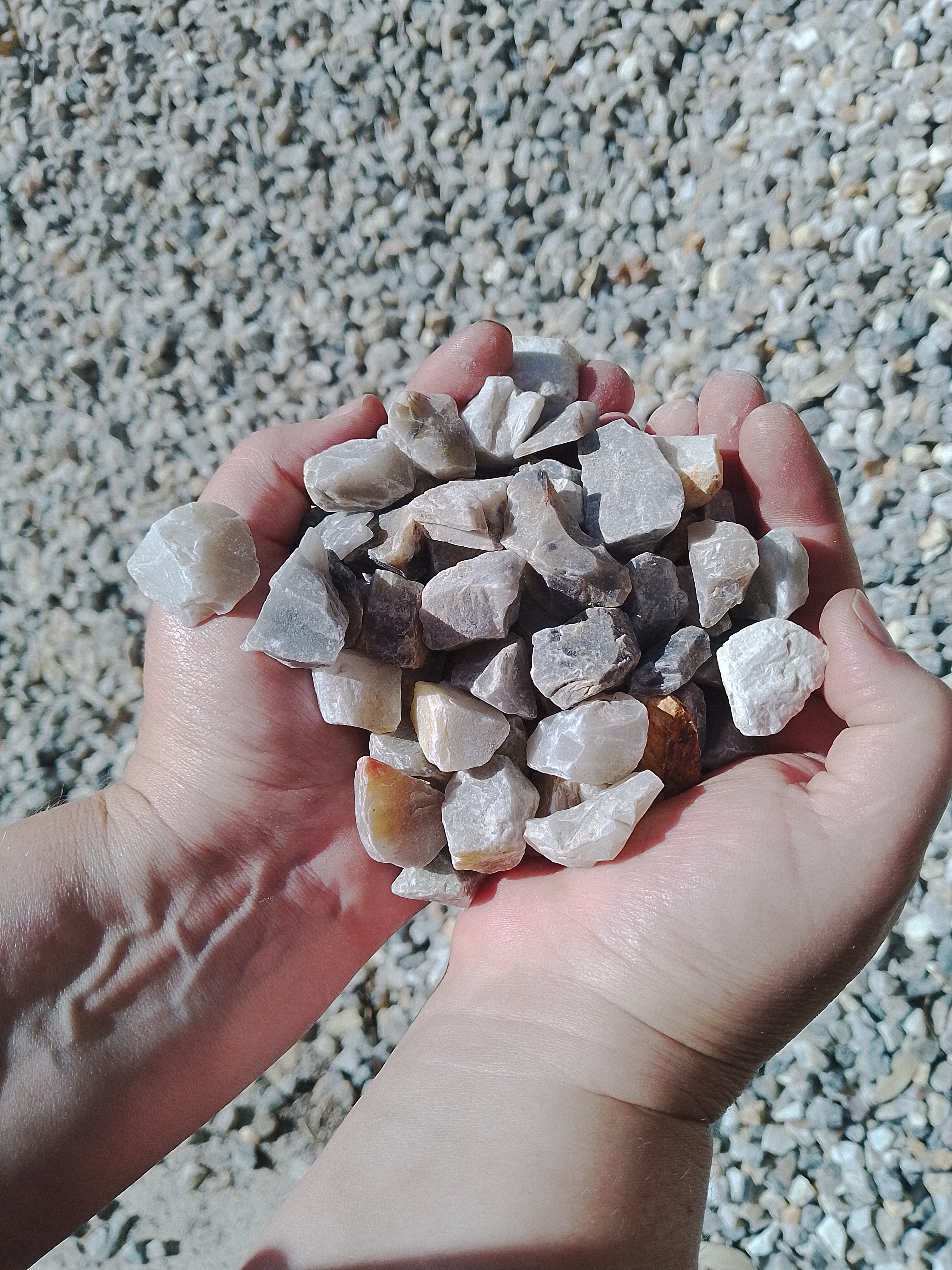 beautiful rainbow stone quarz decorative